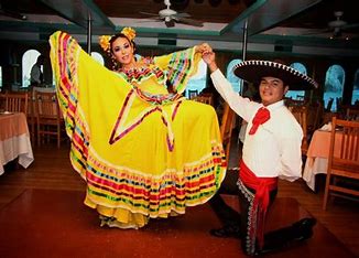 Sunset Dinner & Show Deluxe - Image 7