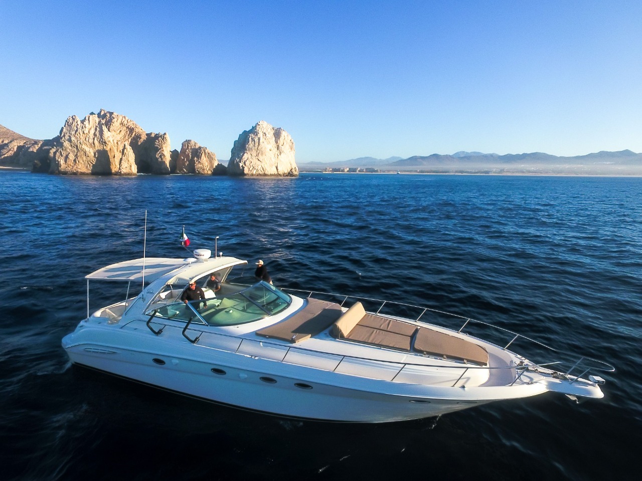 Luxury Private Yacht - Image 6