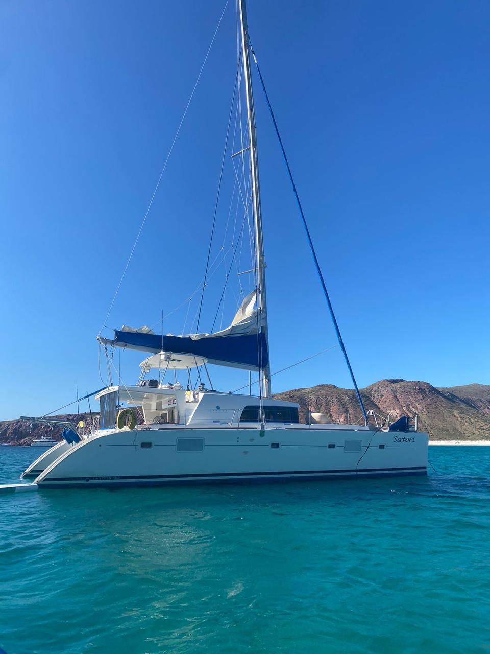 Private Catamaran Deluxe