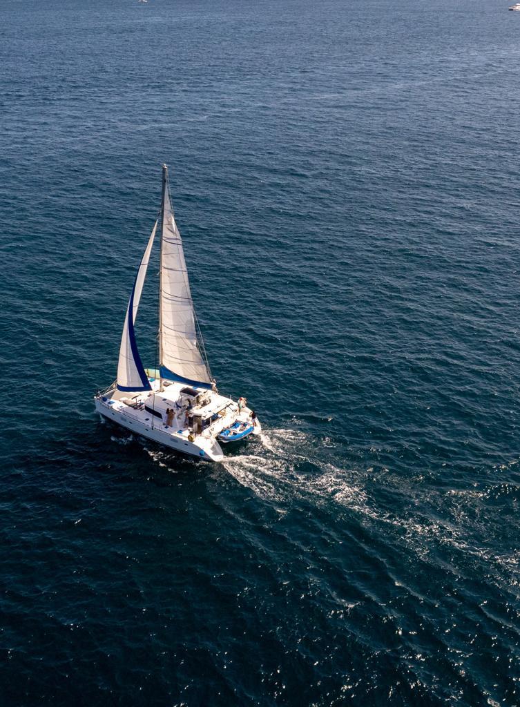Private Catamaran Deluxe - Image 3