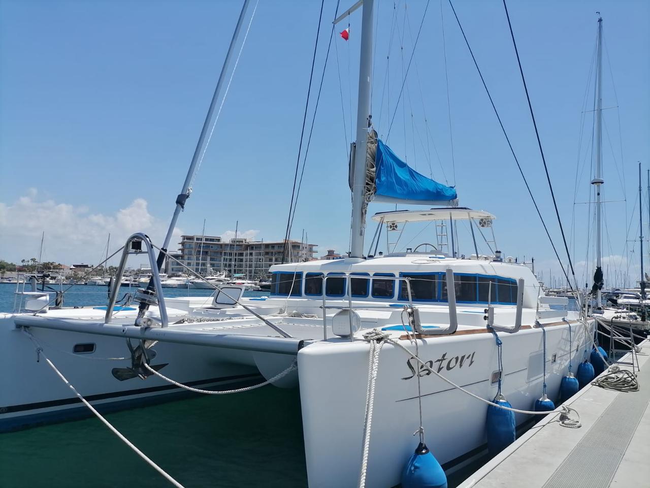 Private Catamaran Deluxe - Image 2