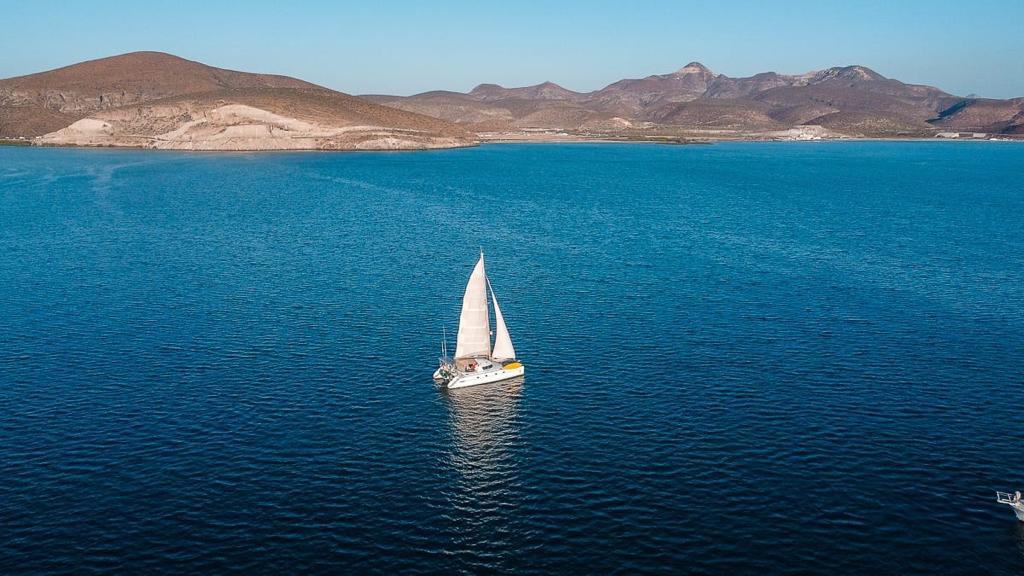 Private Catamaran Deluxe - Image 10