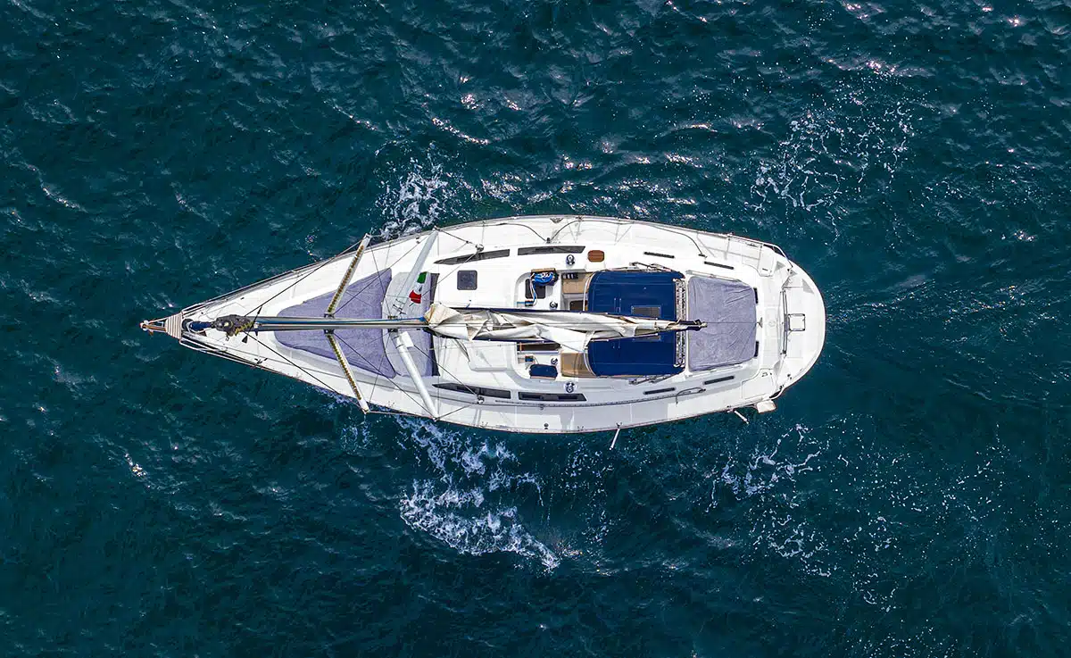 Private Deluxe Sailboat 42" - Image 5